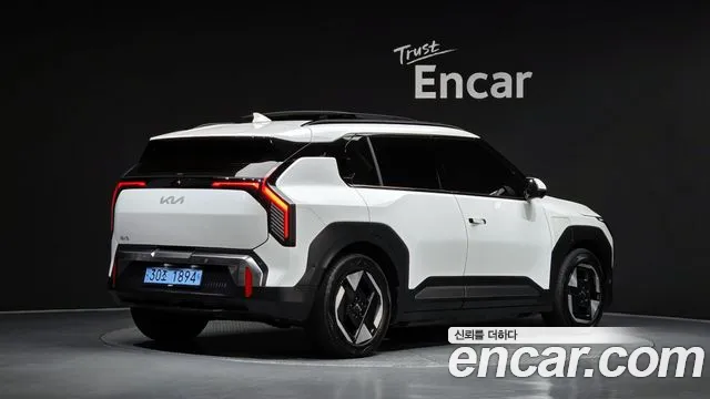 Kia EV3 Long Range 2WD — Фото автомобиля 2