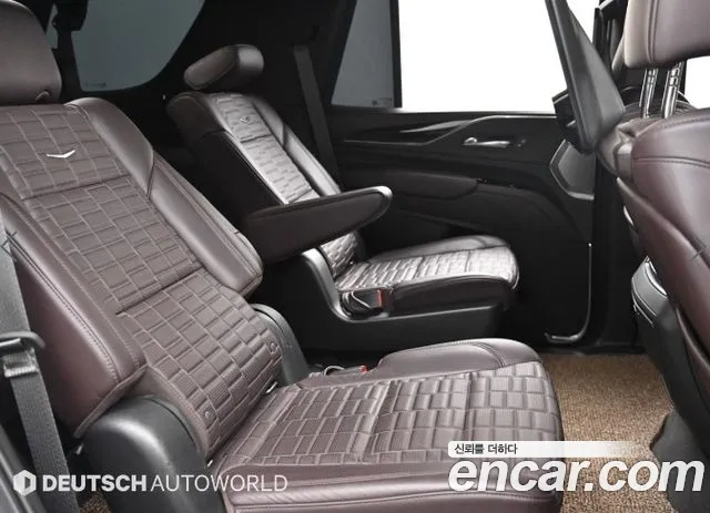 Cadillac Escalade 5th Gen — Фото автомобиля 12