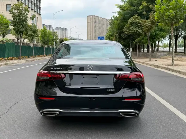 Mercedes-Benz E-Class — Фото автомобиля 8