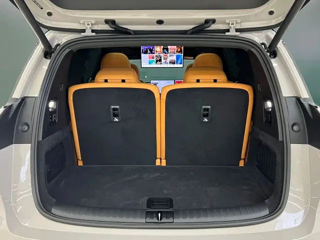 Li Auto i8 — Фото автомобиля 15