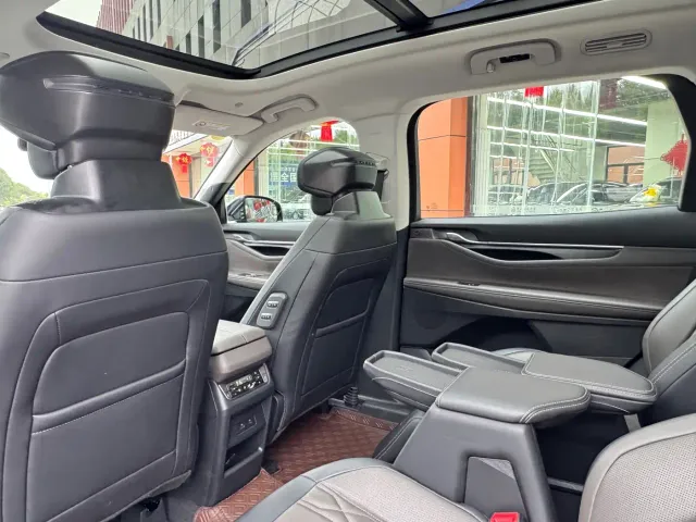 Ford Edge — Фото автомобиля 15