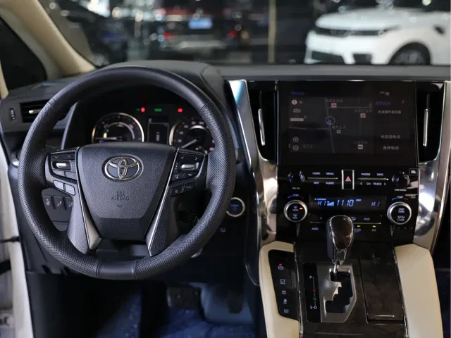 Toyota Vellfire — Фото автомобиля 10