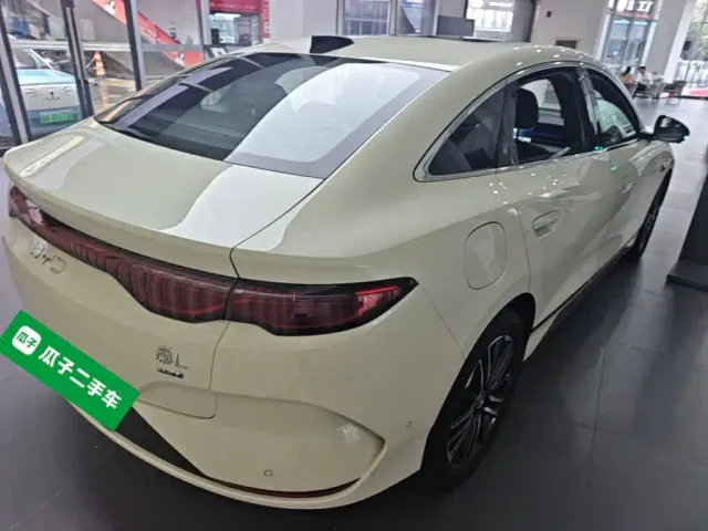 BYD Qin L — Фото автомобиля 6