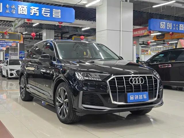 Audi Q7 — Фото автомобиля 3
