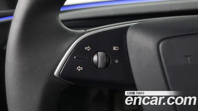 Tesla Model 3 — Фото автомобиля 24