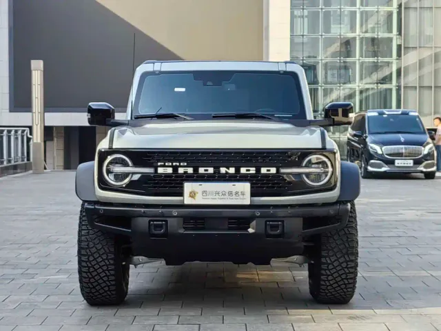 Ford Bronco — Фото автомобиля 2