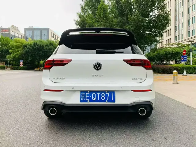 Volkswagen Golf — Фото автомобиля 8