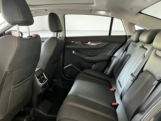 Dongfeng Yixuan MAX — Фото автомобиля 4