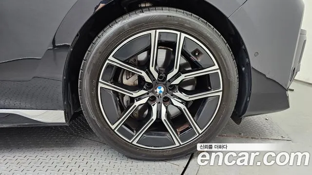 BMW 7 Series G70 — Фото автомобиля 6