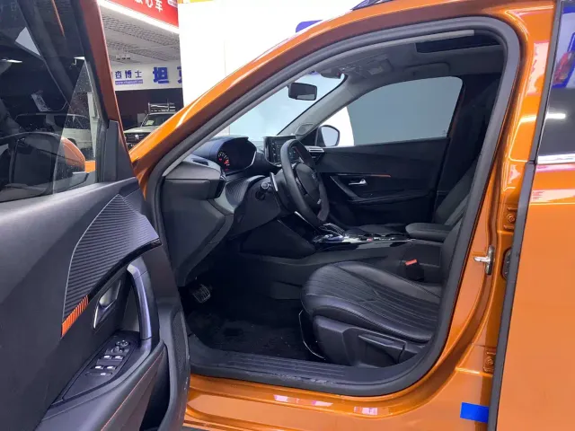Peugeot 2008 — Фото автомобиля 10