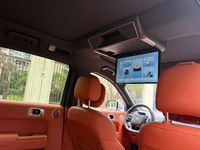 Li Auto L8 — Фото автомобиля 13
