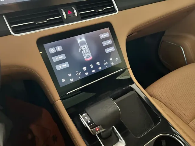 Li Auto ONE — Фото автомобиля 13