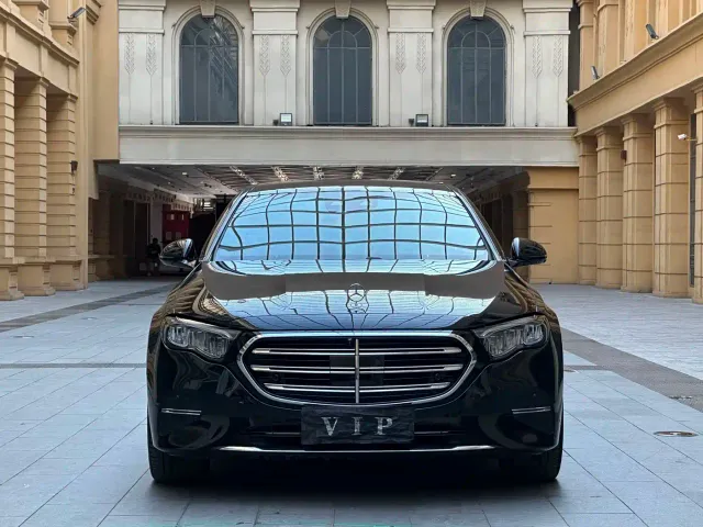 Mercedes-Benz E-Class — Фото автомобиля 3