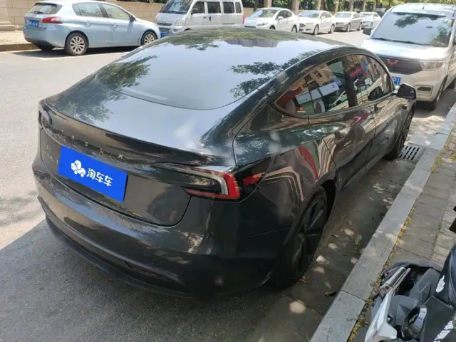 Tesla Model 3 — Фото автомобиля 3