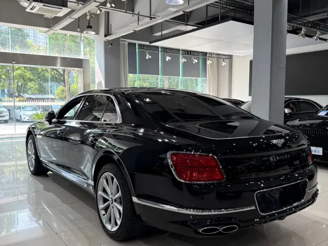 Bentley Flying Spur 2021 4.0T V8 Standard Version — Фото автомобиля 5