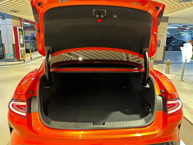Xiaomi SU7 — Фото автомобиля 13