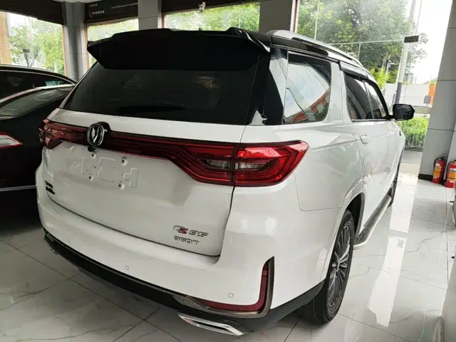 Changan CS95 — Фото автомобиля 6