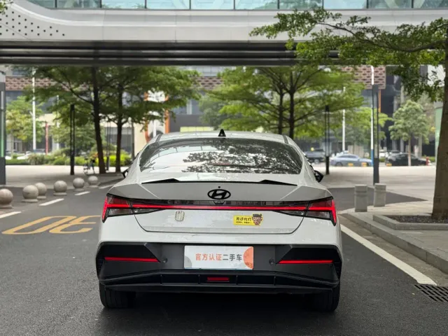 Hyundai Elantra — Фото автомобиля 6