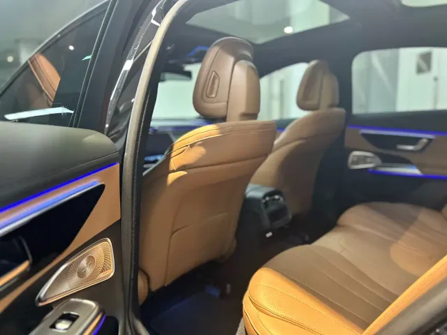 Mercedes-Benz E-Class — Фото автомобиля 18