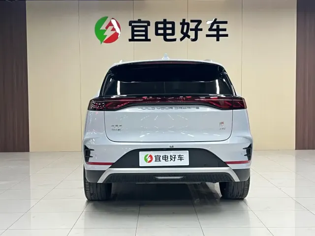 BYD Tang — Фото автомобиля 6