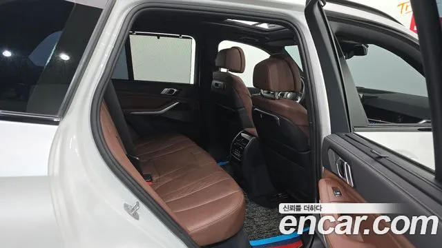 BMW X5 xDrive 40i M Sport — Фото автомобиля 26