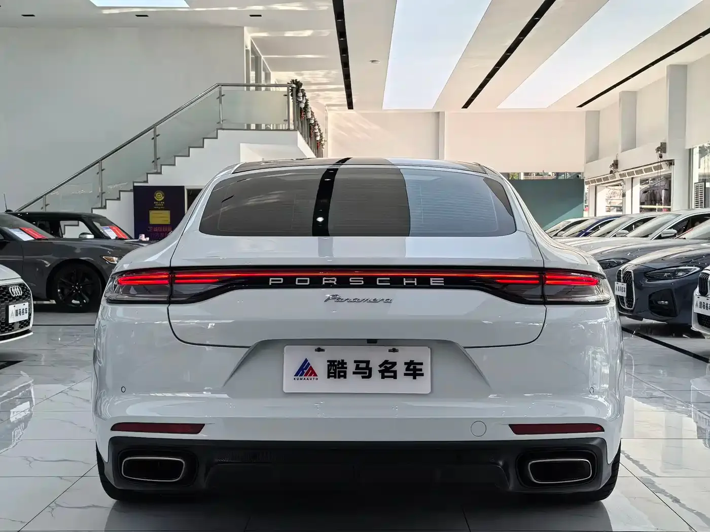 Porsche Panamera 2023 Panamera Executive Long Wheelbase Platinum Edition 2.9T — Фото автомобиля 15