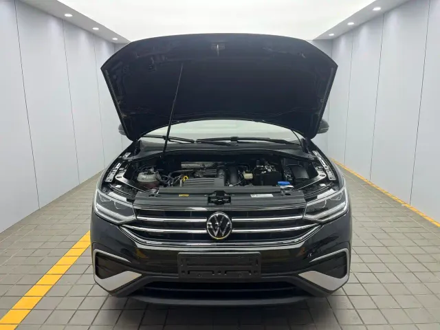 Volkswagen Tiguan L — Фото автомобиля 17