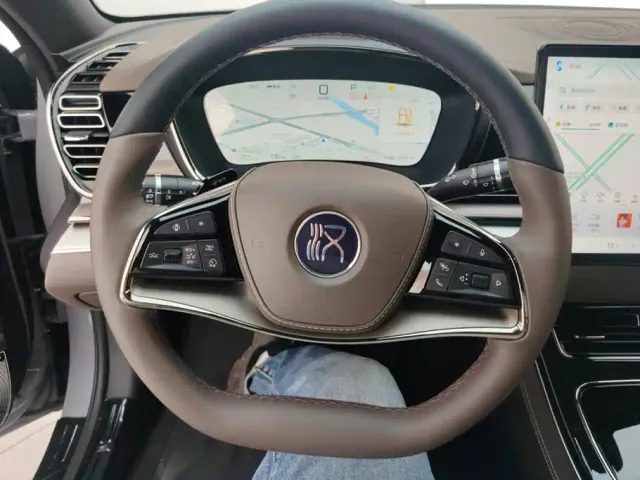BYD Han 2025 DM-i Smart Drive Edition 125KM Premium — Фото автомобиля 15