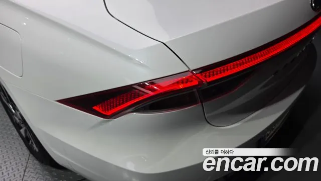Hyundai Grandeur (New) Hybrid — Фото автомобиля 8