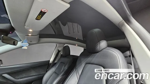 Tesla Model Y — Фото автомобиля 17
