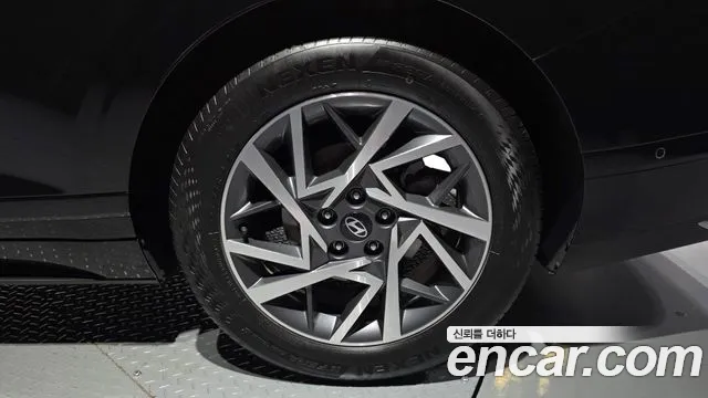 Hyundai Grandeur GN7 — Фото автомобиля 6