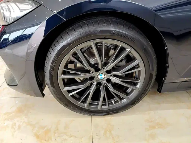 BMW 3 Series — Фото автомобиля 22