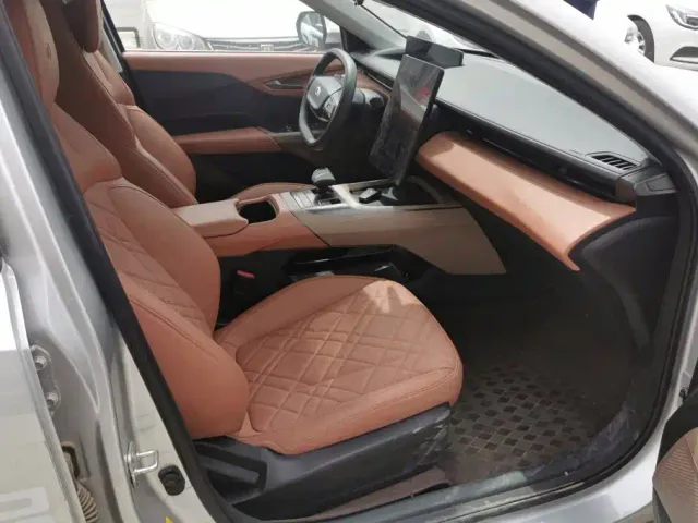Changan Qiyuan A05 — Фото автомобиля 8