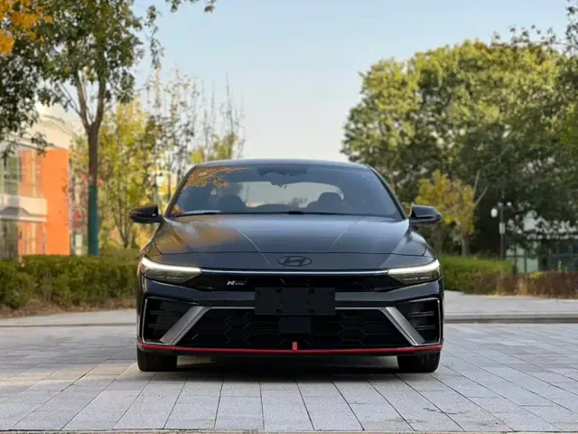 Hyundai Elantra — Фото автомобиля 5