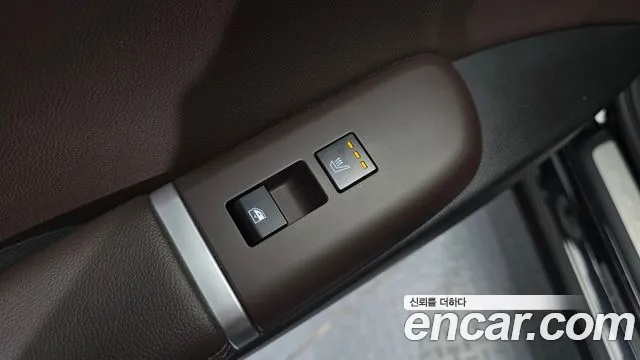 Hyundai Grandeur Grandeur (GN7) 2.5 Бензин 2WD — Фото автомобиля 29