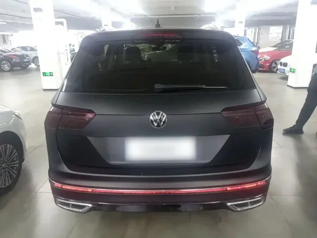 Volkswagen Tiguan L — Фото автомобиля 5