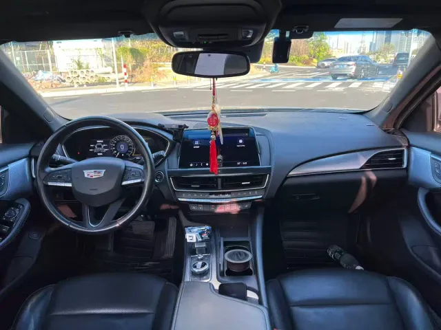 Cadillac CT5 — Фото автомобиля 6