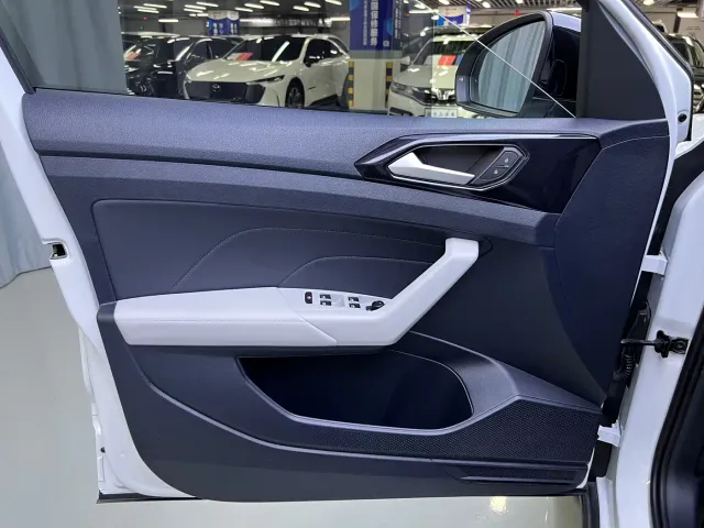 Volkswagen Tharu — Фото автомобиля 10