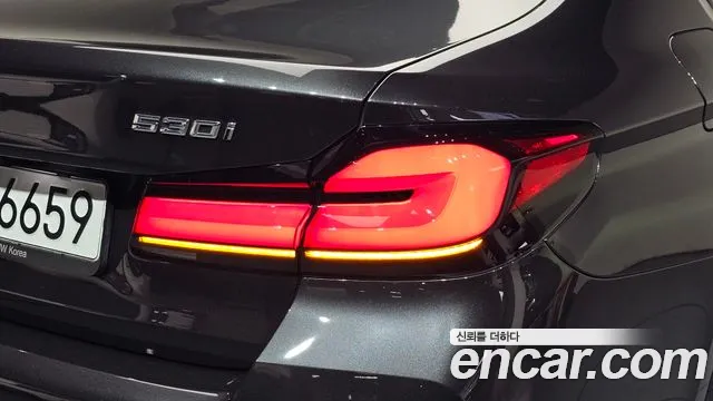 BMW 5 Series G30 — Фото автомобиля 23