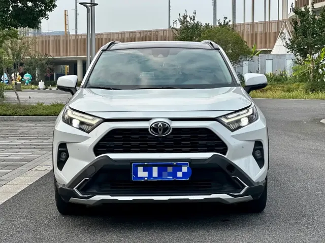 Toyota RAV4 — Фото автомобиля 2