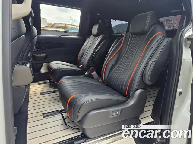 Kia Carnival Generation 4 — Фото автомобиля 16