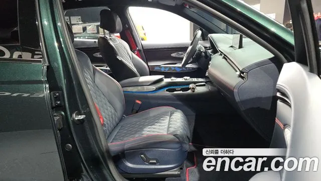 Genesis GV70 — Фото автомобиля 18