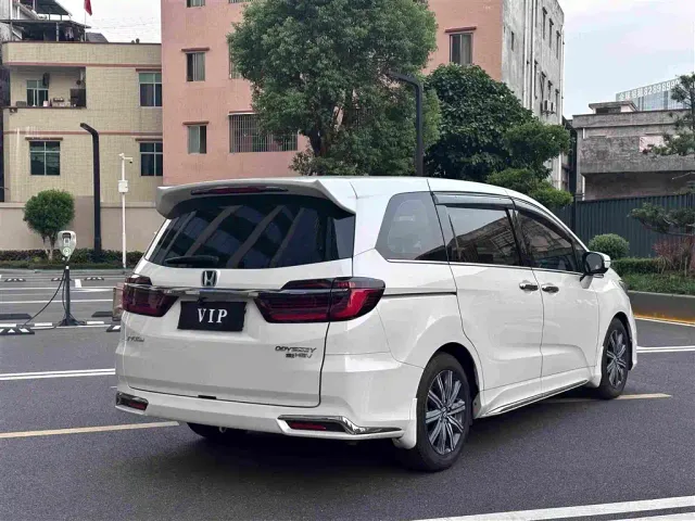 Honda Odyssey 2022 2.0L e:HEV Sharp·Enjoyment Edition — Фото автомобиля 9