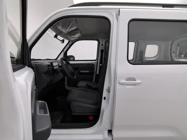 Wuling Zhiguang NEV — Фото автомобиля 10
