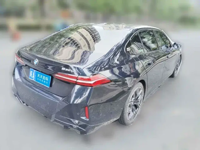 BMW 5 Series — Фото автомобиля 2