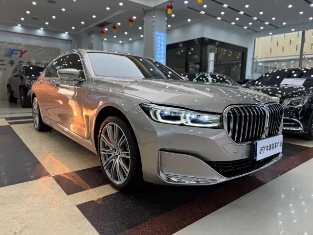 BMW 7 Series — Фото автомобиля 3