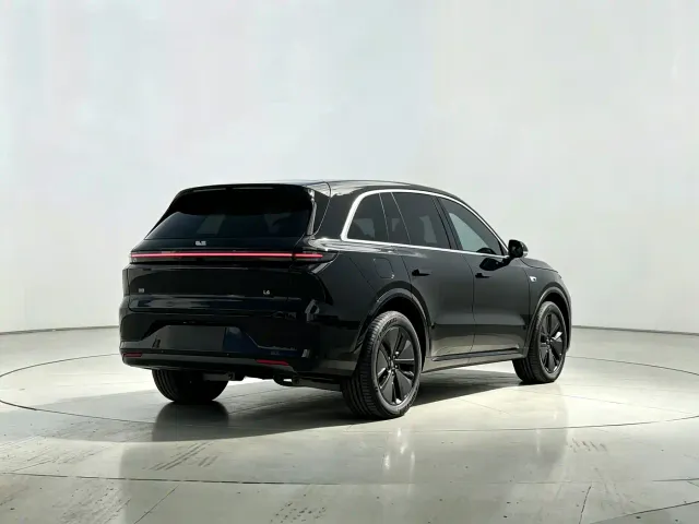 Li Auto L6 — Фото автомобиля 7