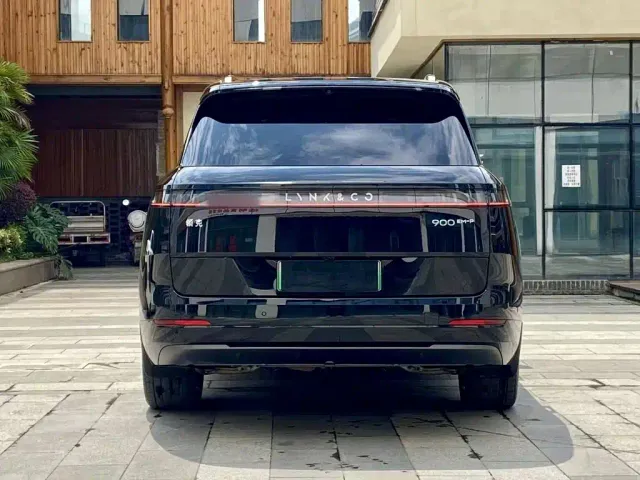 Lynk & Co 900 — Фото автомобиля 3