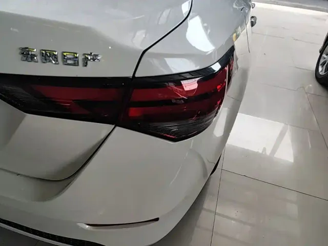 Nissan Sylphy — Фото автомобиля 7