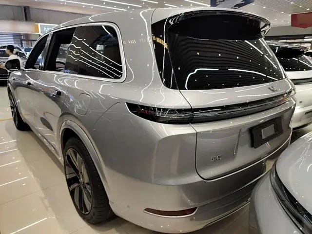 Li Auto L9 — Фото автомобиля 4